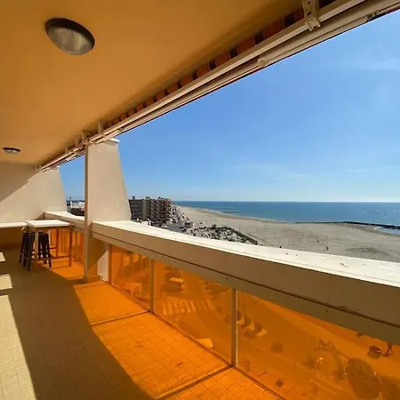 Apt With Terrace & Sea View In Appartement