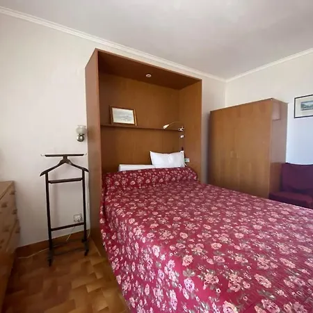 Apt With Terrace & Sea View In *